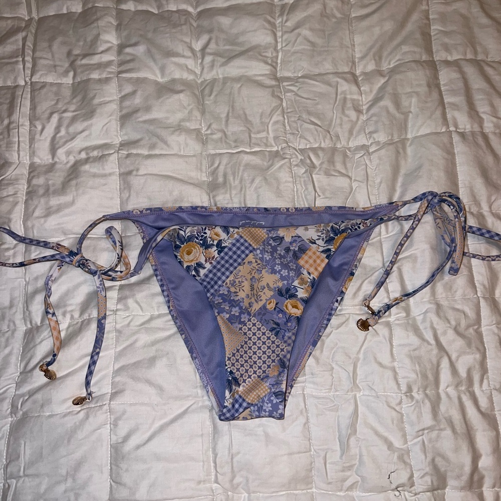 Escape to Paradise bikini bottoms ☀️